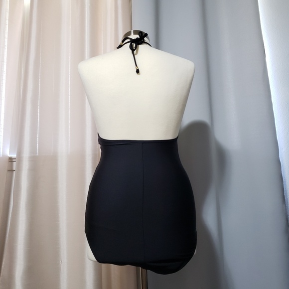 Black deep v lace trim one piece - Picture 2 of 3